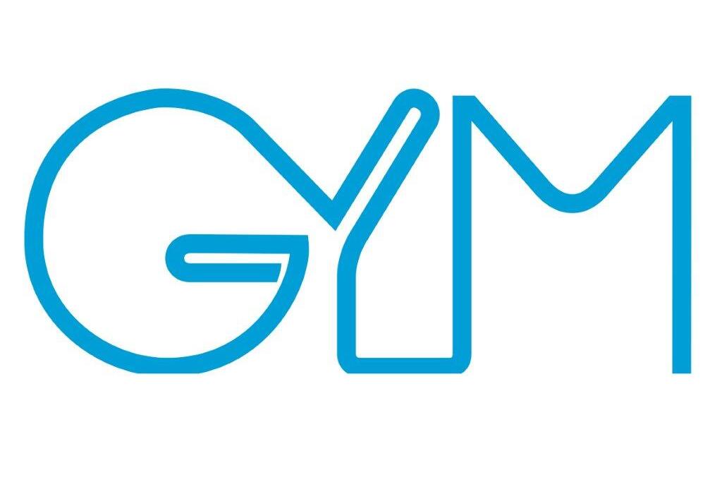 Blaues Logo mit dem Wort "GYM" in modernen Buchstaben auf weißem Hintergrund.