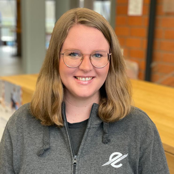 Auf dem Bild ist Esther Adams zusehen