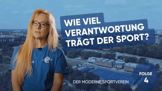 Frau mit blonden Haaren in Sportkleidung spricht vor Stadtszene, Text fragt nach der Verantwortung des Sports.