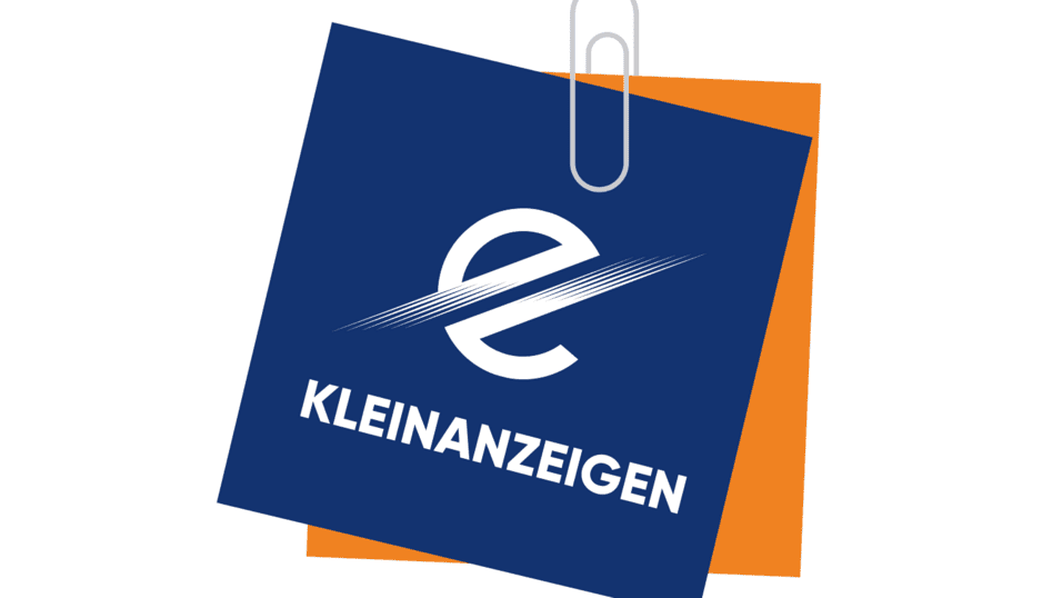 Logo mit dunkelblauem Hintergrund, weißem Schriftzug „KLEINANZEIGEN“ und stilisiertem „e“ in der Mitte.